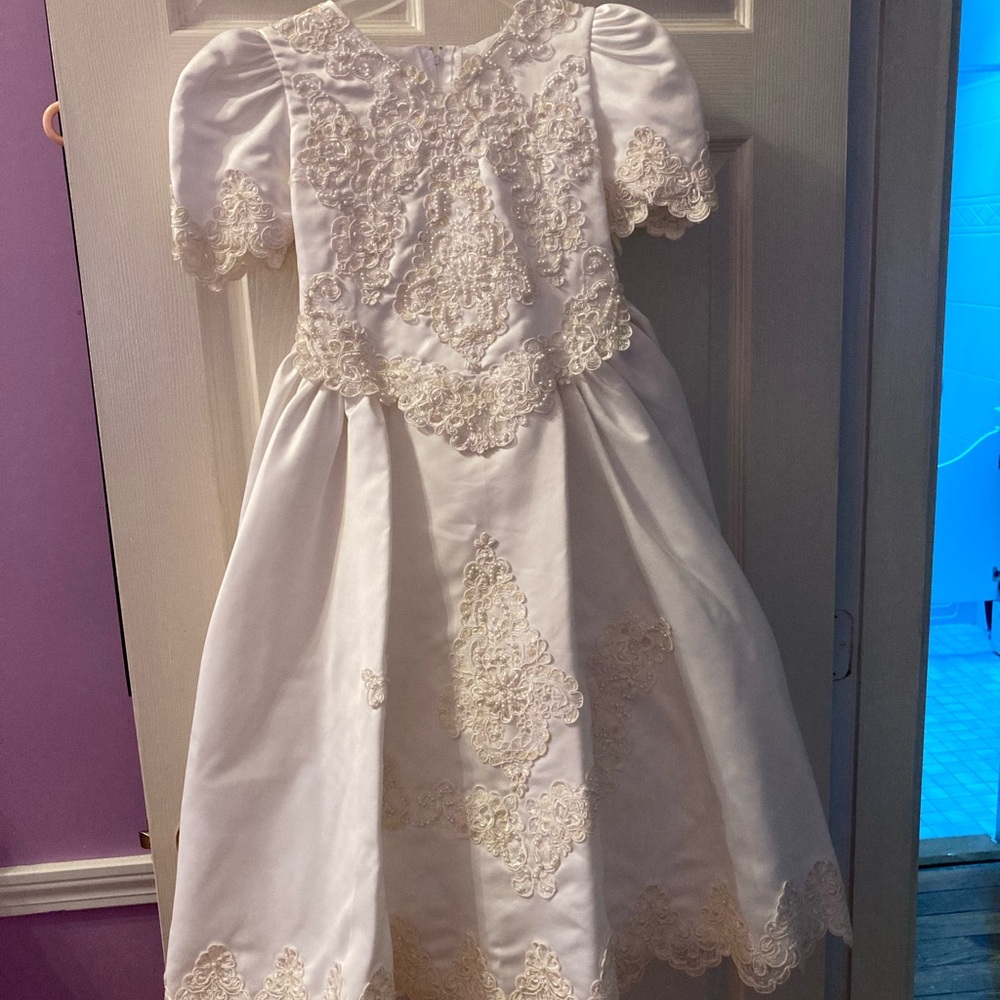 Elegant first communion Dress with Lace Details